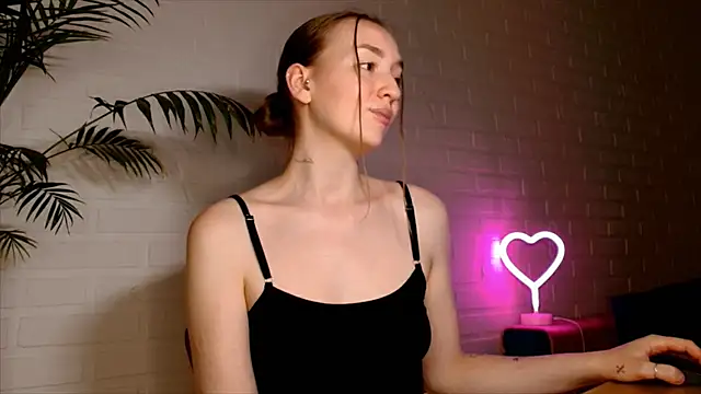 WhitePrincessLuna webcam