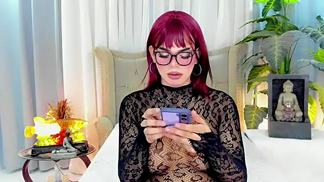 MochaliciousTransOnTop webcam
