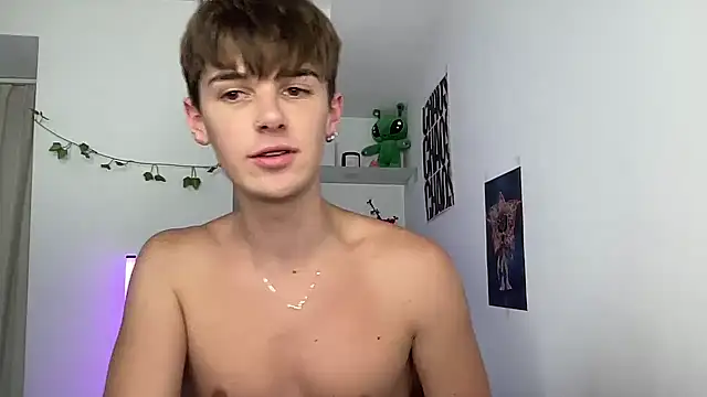 YourMilkyGuy live sex cam