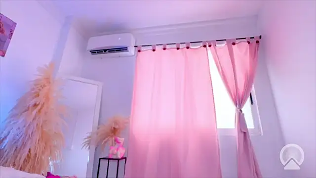 AMAIAA_LOVE webcam