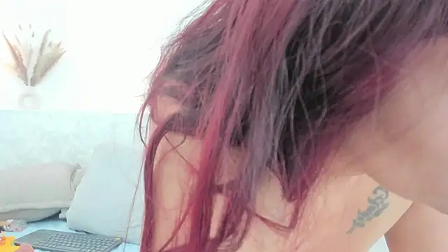 dakota_roussee webcam
