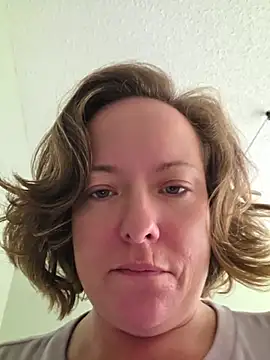 julimonroe live webcam
