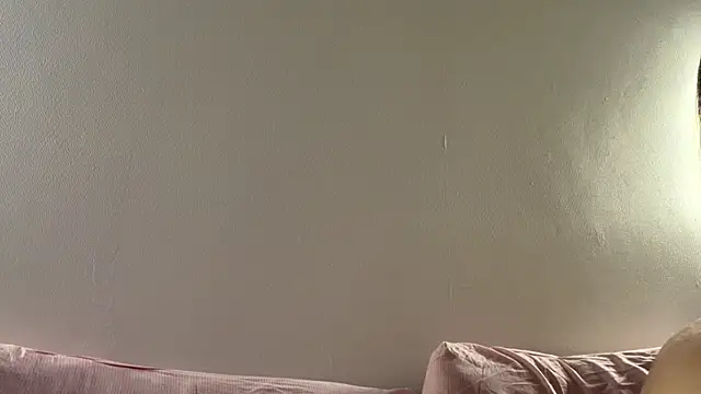 Ur_neighbor_Kira webcam