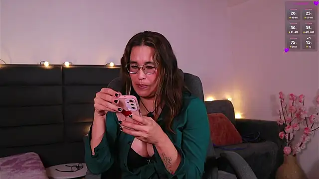 kathieandpovcock1 webcam
