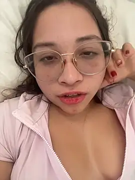 AliciaWhite_nt webcam