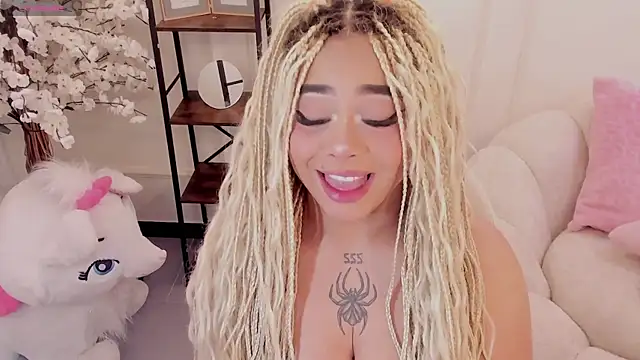 conny__curly webcam