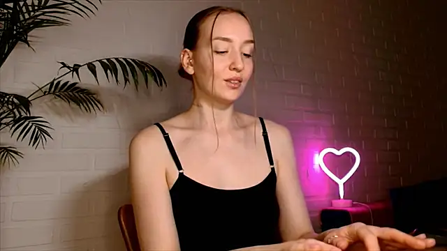 WhitePrincessLuna webcam