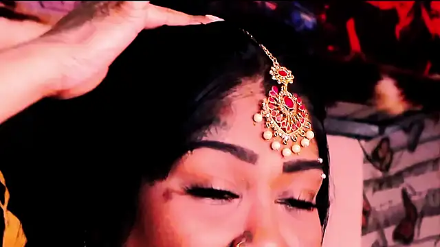 indian_dreamgirl webcam