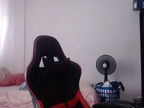 Adriana_0312 webcam