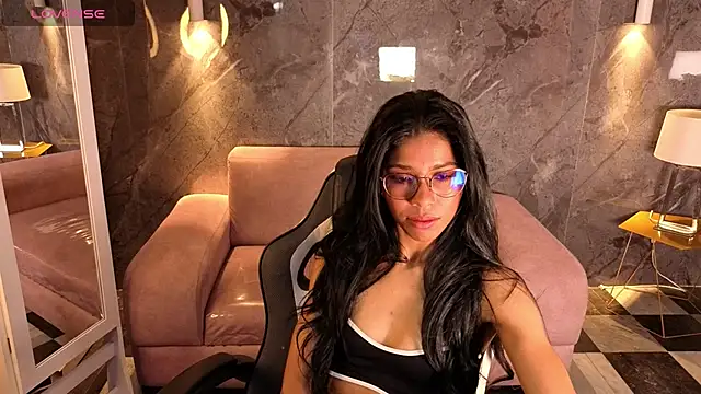 Alina_b_ live cam on StripChat