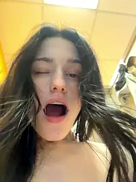 Mia_Mia_M
