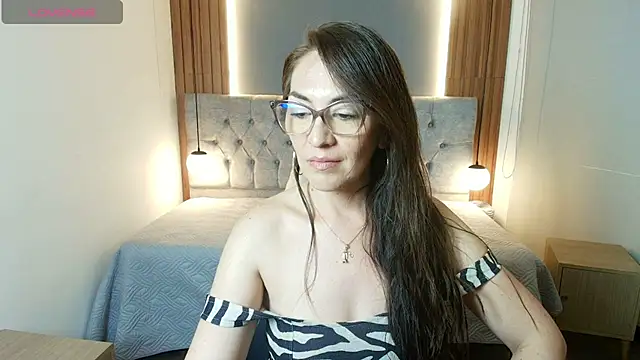VictoriaLuxee_ webcam