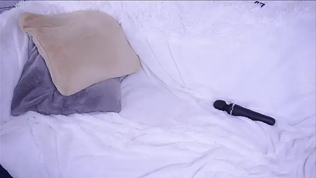 NelleMihalko webcam