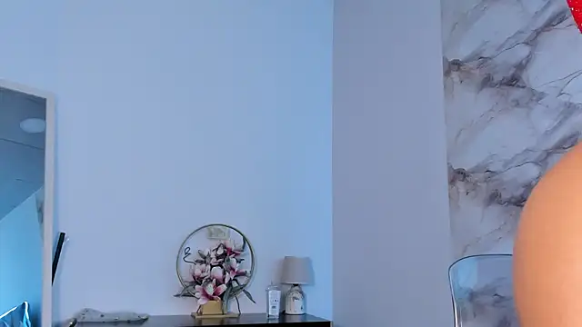 Maddyluxe webcam