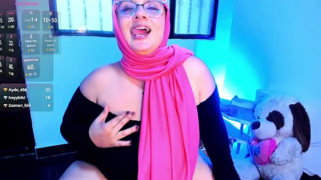 HijabiMilff webcam