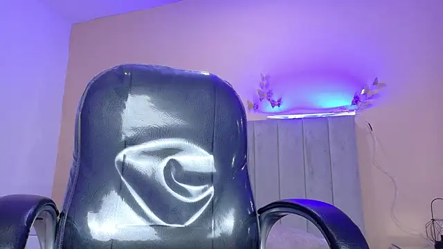 Nascary_Fox webcam