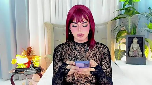 MochaliciousTransOnTop webcam