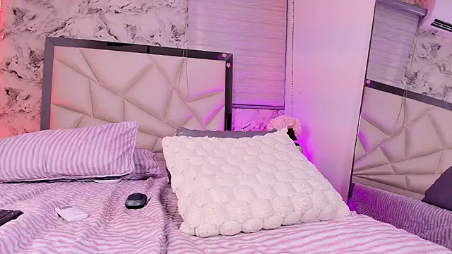 lili_jhonson webcam