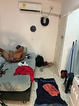 bigdick211292 live cam on StripChat