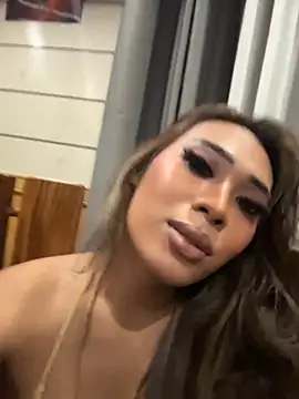 hugecock_tamira webcam
