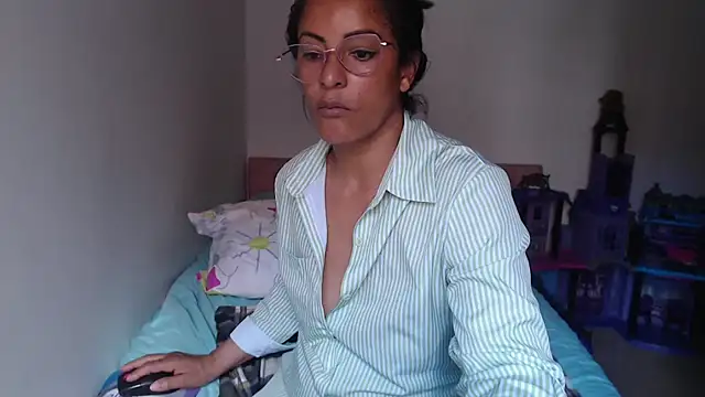 kateleyagrey webcam
