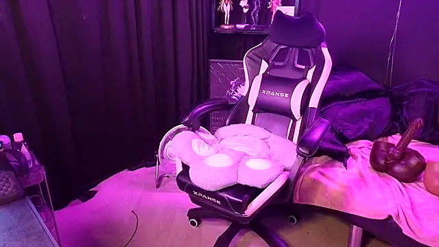 MZZZWETWET live sex cam