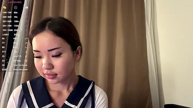 Ur_neighbor_Kira webcam