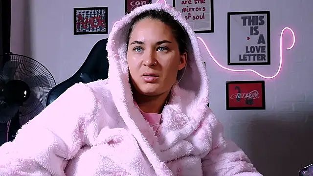 AlisaFrost webcam