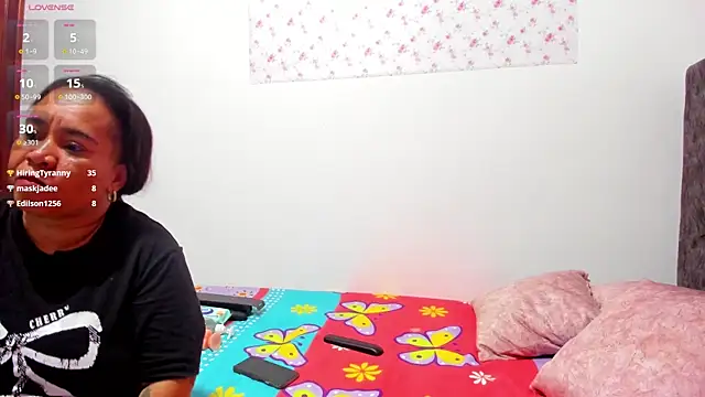 MarillinMoon live cam on StripChat