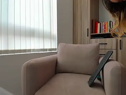 Alice_Mirren webcam