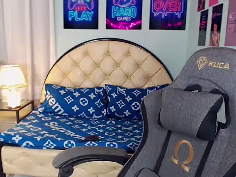 SexxyTsLoverr webcam