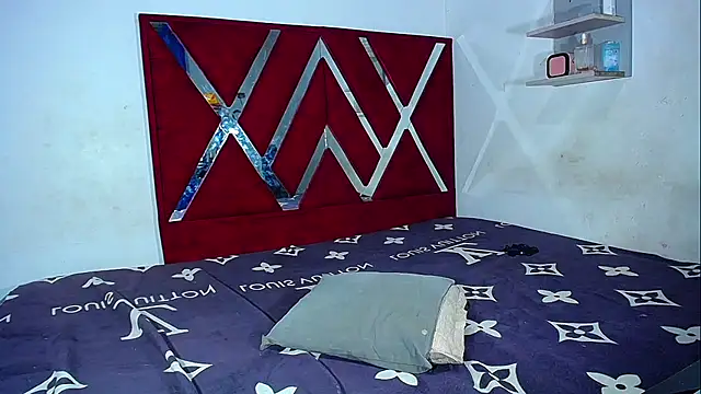 DanisaBrown webcam