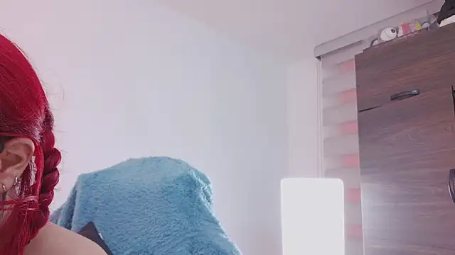 selene_red_ webcam
