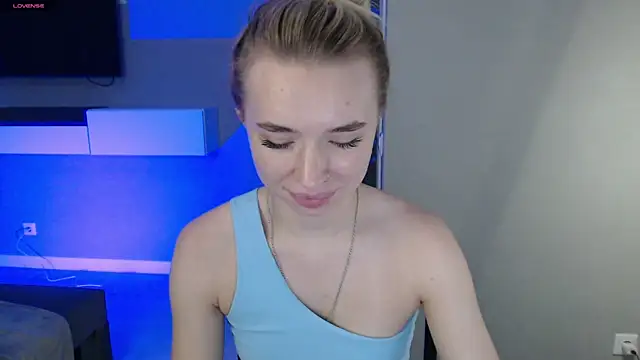 Emily_Hartt webcam