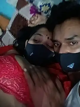 RoyalDesiCouple webcam