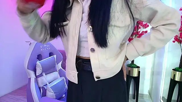 Rainy_doll live cam on StripChat