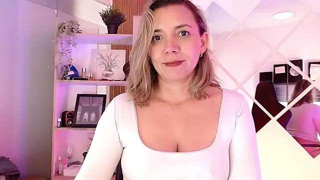 milfsecret69 webcam