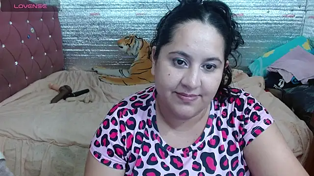 EMILY-NESSA webcam
