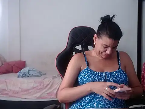Adriana_0312 webcam