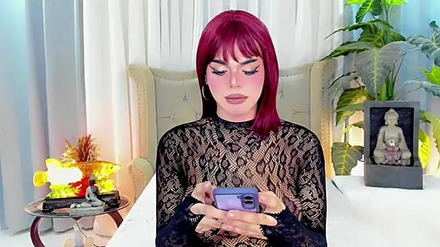 MochaliciousTransOnTop webcam