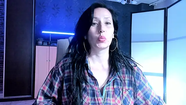 Lucky_Milf webcam