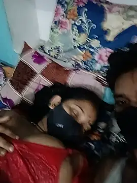 RoyalDesiCouple webcam