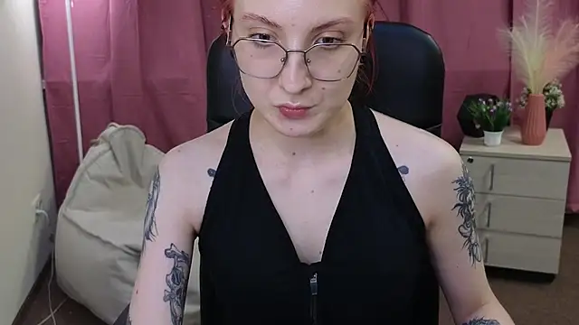 LajuanaSmullen live cam on StripChat