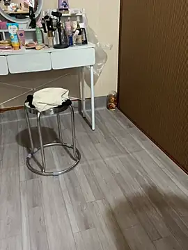Mina048 webcam
