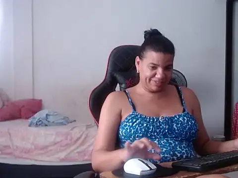 Adriana_0312 webcam