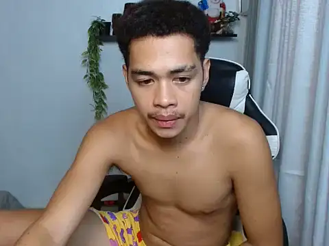 curlyasian_njxx webcam