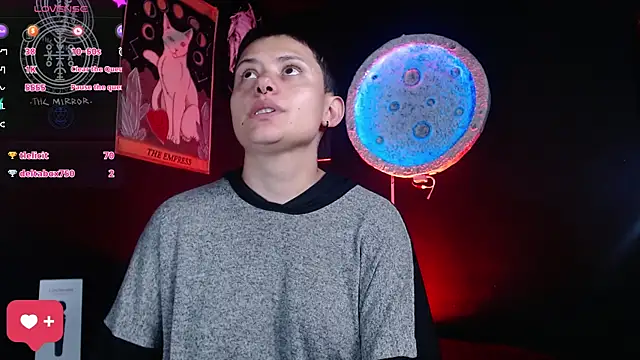 girl_intense444 webcam