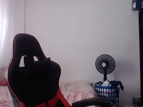 Adriana_0312 webcam
