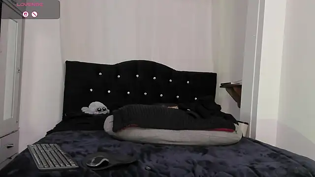 Amy_Aloqua webcam