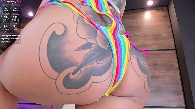 Leamonroe__ webcam